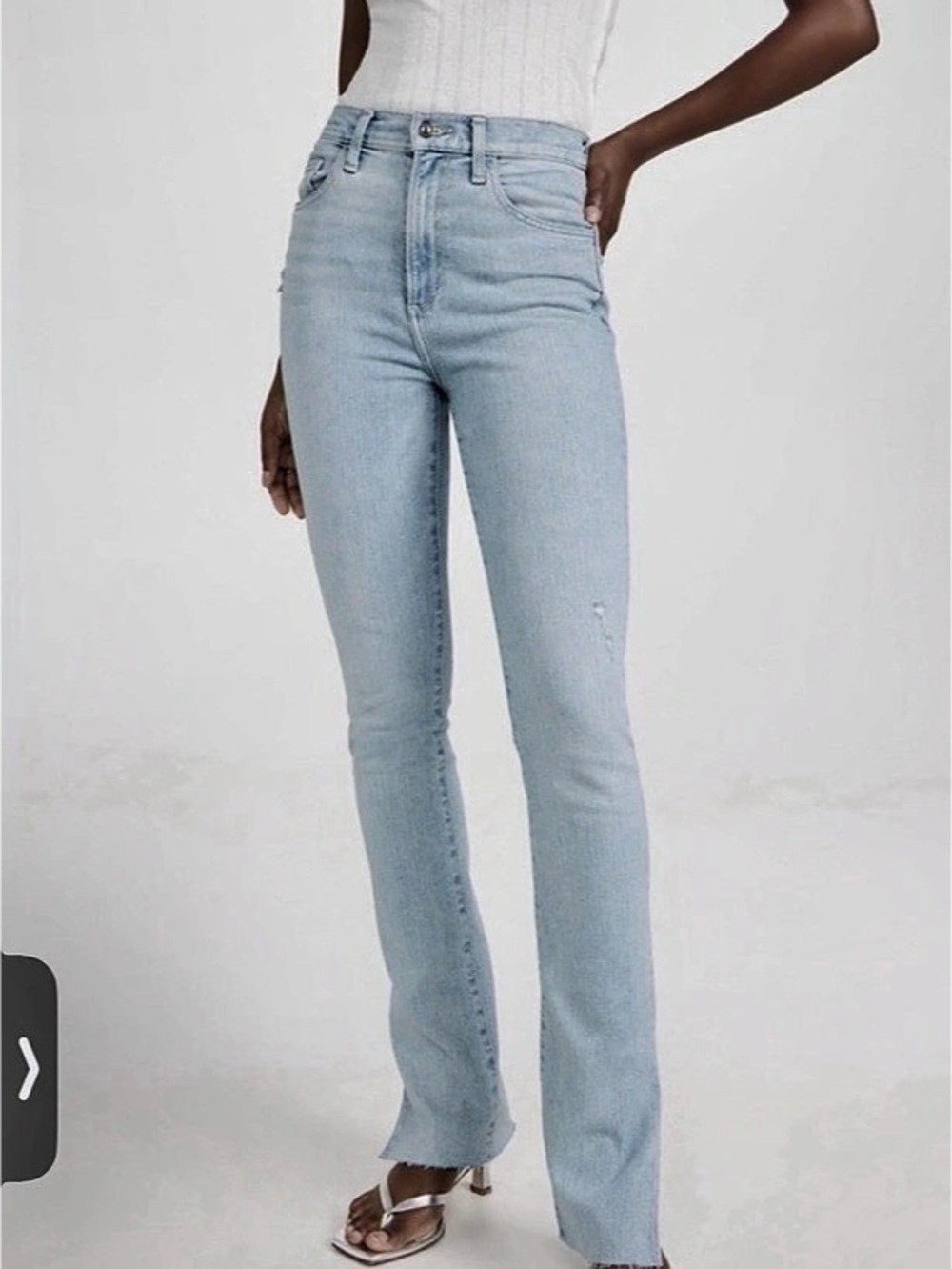 The Valentina Light Wash Skinny Jeans Waist 25 Like New